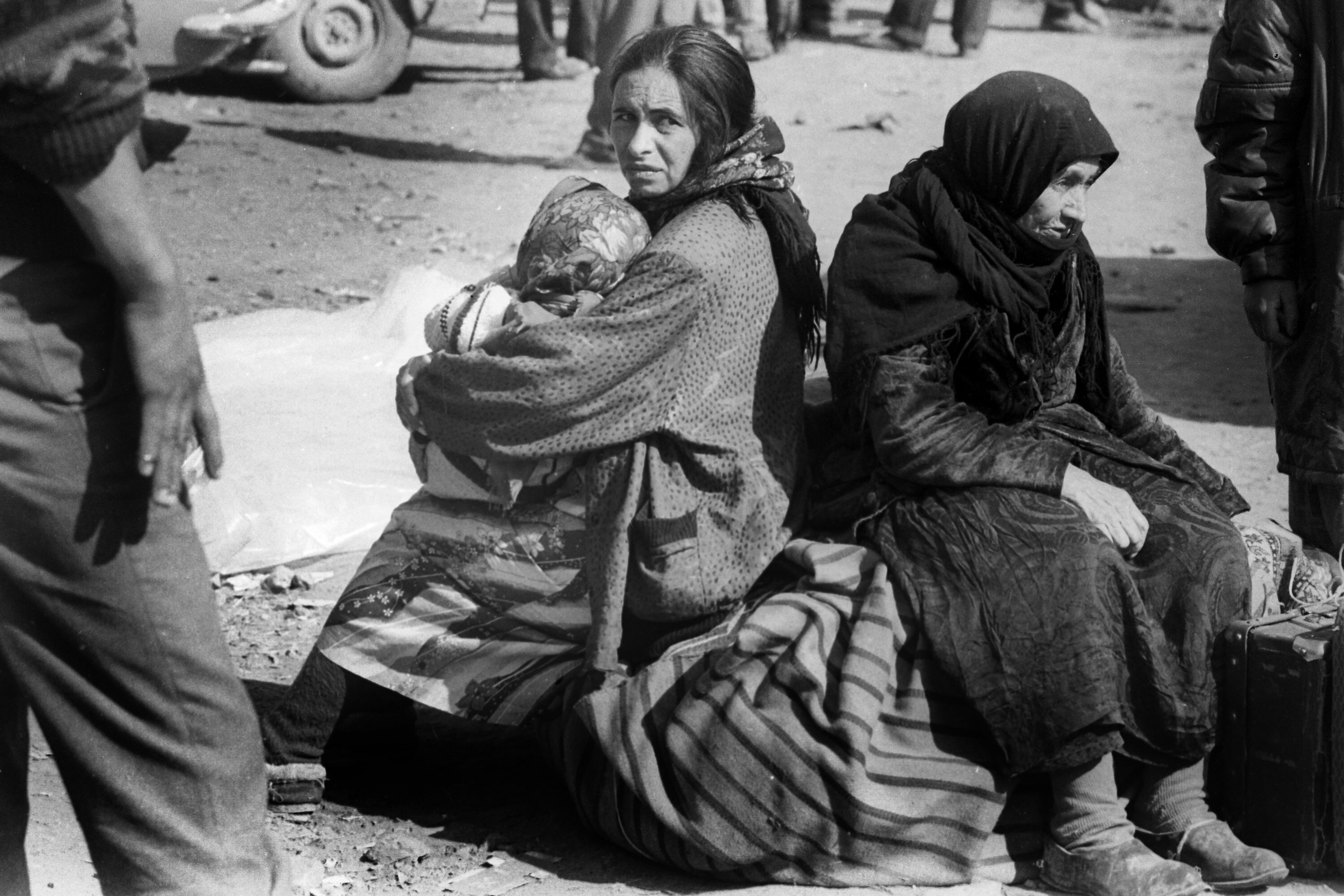 Azerbaijani_refugees_from_Karabakh_during_the_war_8.jpg (1.34 MB)