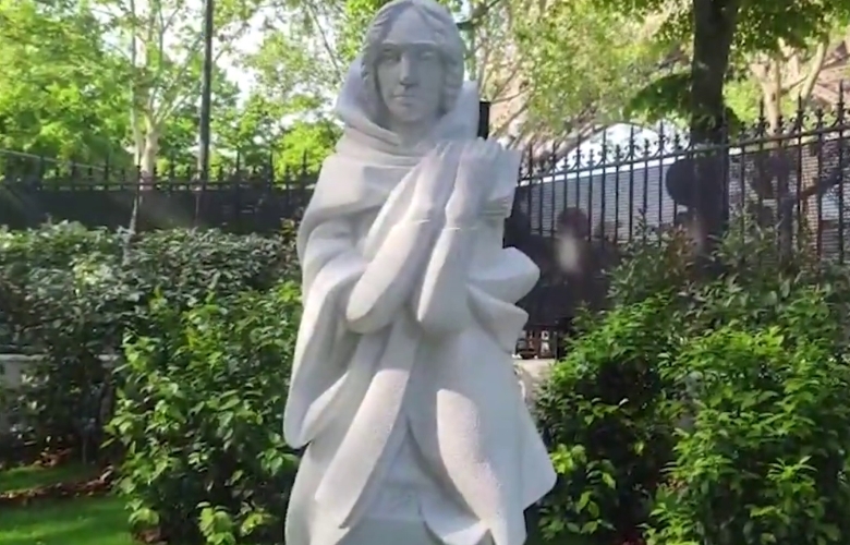 Памятник Хуршидбану Натаван установлен в безопасном месте - ВИДЕО