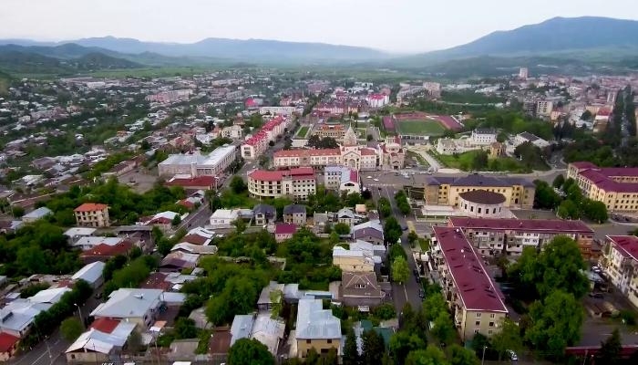 Xankəndidə “Bakı ilə danışıqlar” mövzusunda didişmə