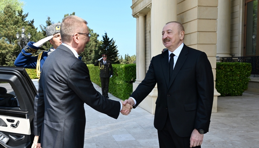 Prezident həmkarını qarşıladı - FOTOLAR