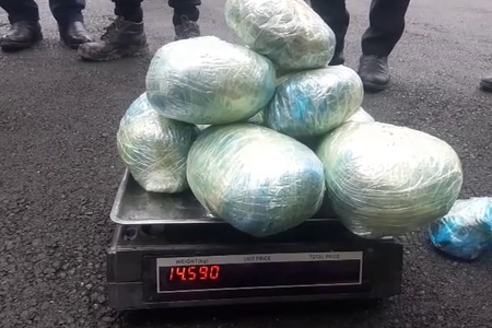 Biləsuvarda tutulan narkokuryerin çantasından 16 kq narkotik aşkarlanıb