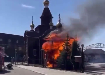 Moskvada müsəlmanlarla xristianlar arasında QARŞIDURMA: Kilsə yandırıldı - VİDEO
