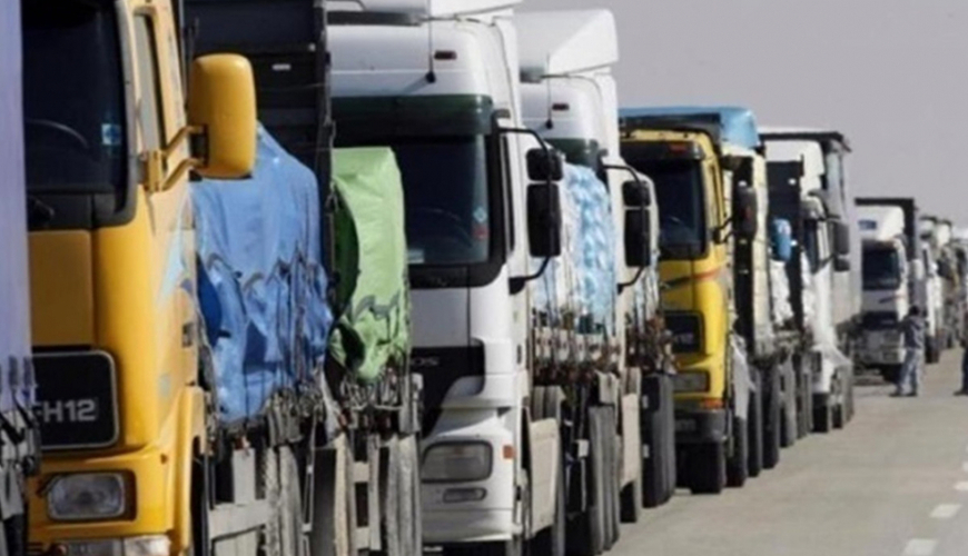 На таможенных постах Азербайджана более 1700 грузовиков ожидают выезда