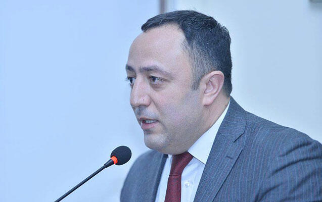 Anar Əsədlinin məhkəməsində dava düşdü