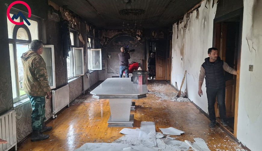Oğrular mürəbbə yeyib evi yandırdılar -Fotolar