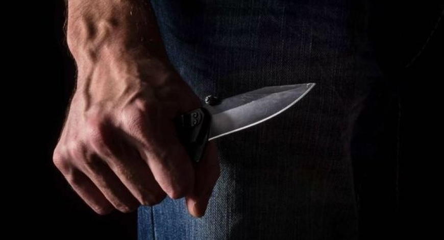 В Баку 50-летний мужчина ударил себя ножом в сердце