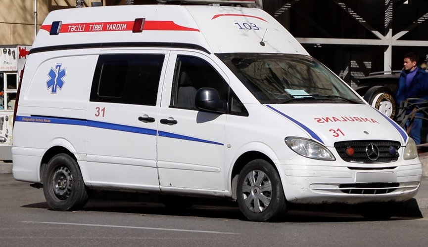 74 yaşlı kişi laqunda ilə ayağını doğradı - Öldü