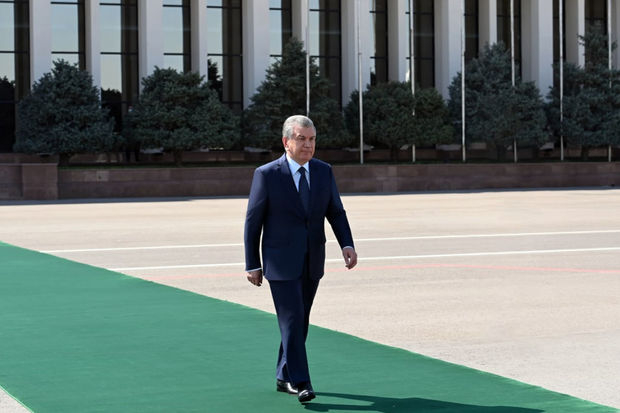 Özbəkistan Prezidenti Şavkat Mirziyoyev şəhidlərin xatirəsini ehtiramla yad edib