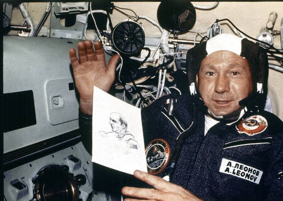 leonov.jpg (268 KB)