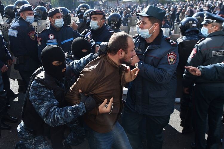 armenia_protest_141220.jpg (72 KB)