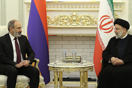 Пашинян обсудил с Раиси нормализацию отношений между Арменией и Азербайджаном