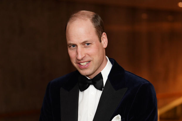 Принц Уильям попал в неловкую ситуацию перед актрисами на вручении премии - ФОТО