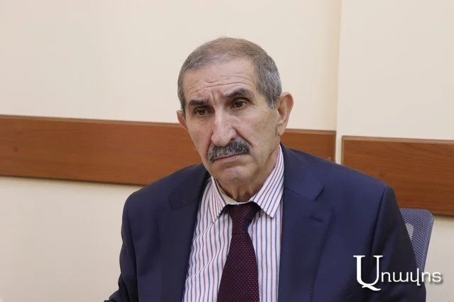 Ermənistanın hakim partiyasından olan deputata bombalı sui-qəsd olub
 