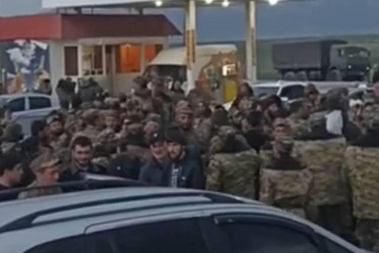 Ermənistan ordusuna çağırılanlar ayağa qalxdı