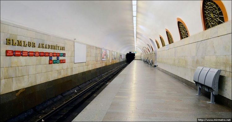 В бакинском метро была совершена попытка суицида