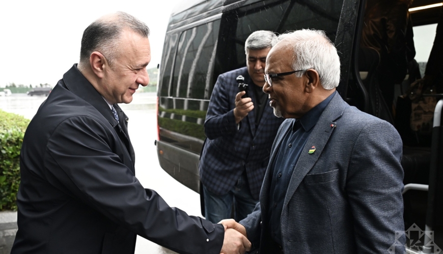 Mavriki prezidenti Azərbaycana gəldi - FOTOLAR