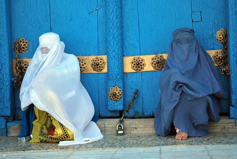 Afghan-women-under-the-Taliban.jpg (138 KB)
