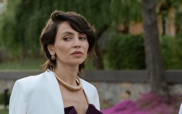 Günay evlərini sadaladı