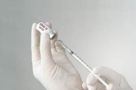 В Испании восемь человек по ошибке получили шесть доз вакцины от коронавируса