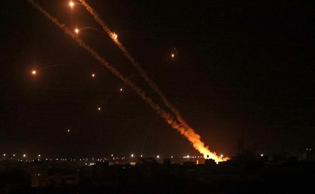 По Израилю выпущены десятки ракет - ВИДЕО