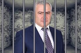 Paşinyan Putinin “sağ əlini” yenidən içəri saldı