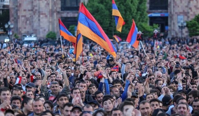 Ermənistan müxalifəti İrəvanın mərkəzində mitinq keçirir - VİDEO