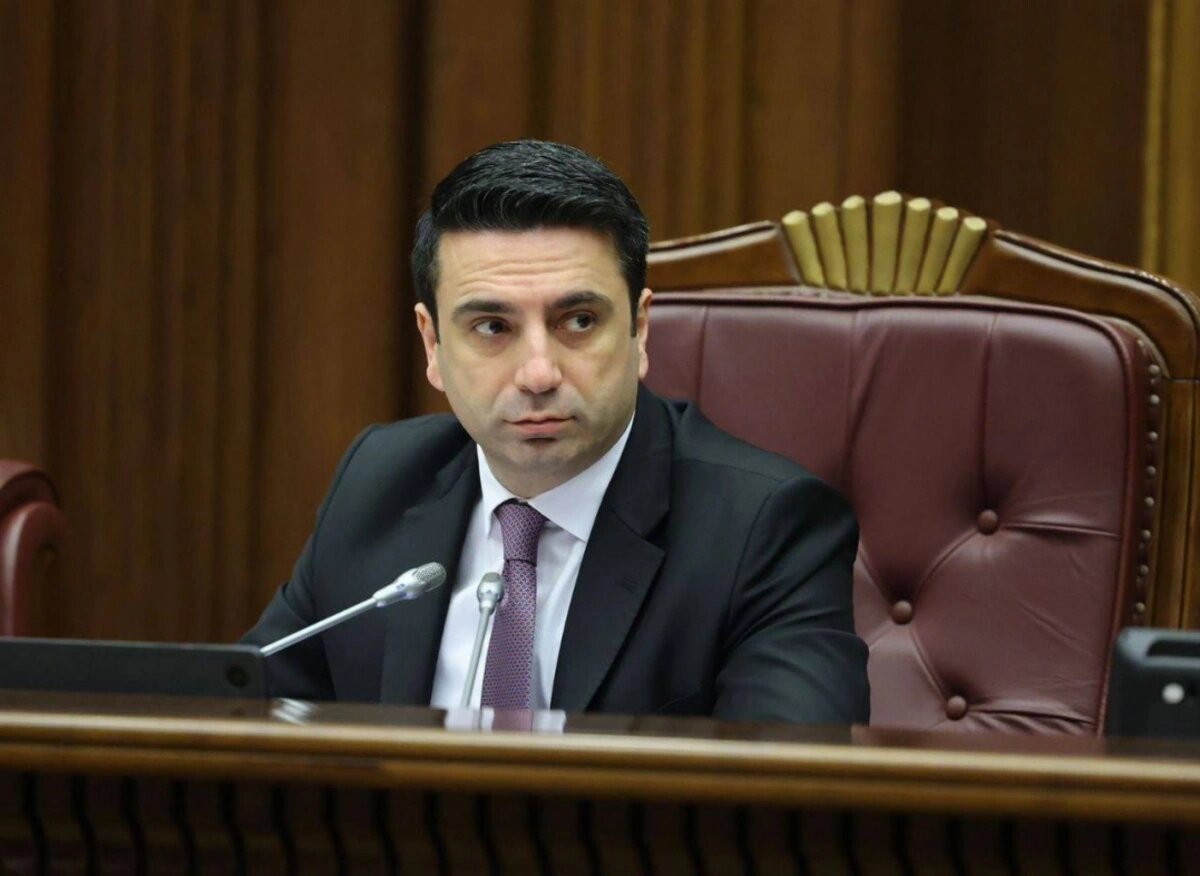 8a758d94-57f0-3bb8-a933-a9f77e5e6725_1200.jpg (112 KB)