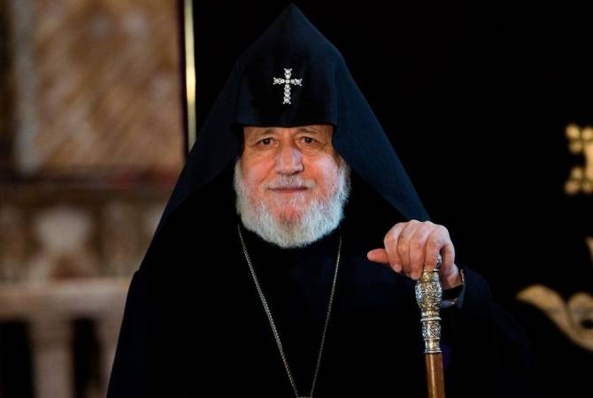 Erməni katolikosu revanşist prezidentləri birləşdirməyə çalışır