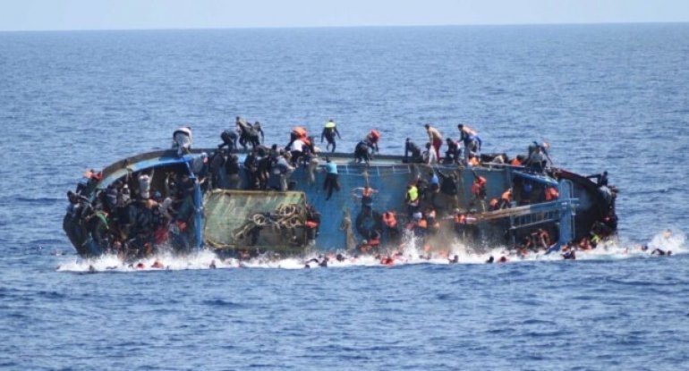 İtaliya sahillərində qaçqın gəmisi batdı: 41 ölü
