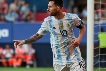 Messi penta-trik edərək, Puşkaşı keçib