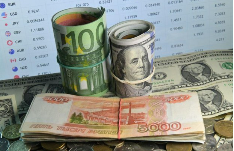 SON DƏQİQƏ! Rubl uçdu: REKORD səviyyədə ucuzlaşma