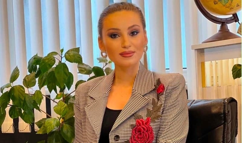 Erməni jurnalist azərbaycanlıları təbrik etdi