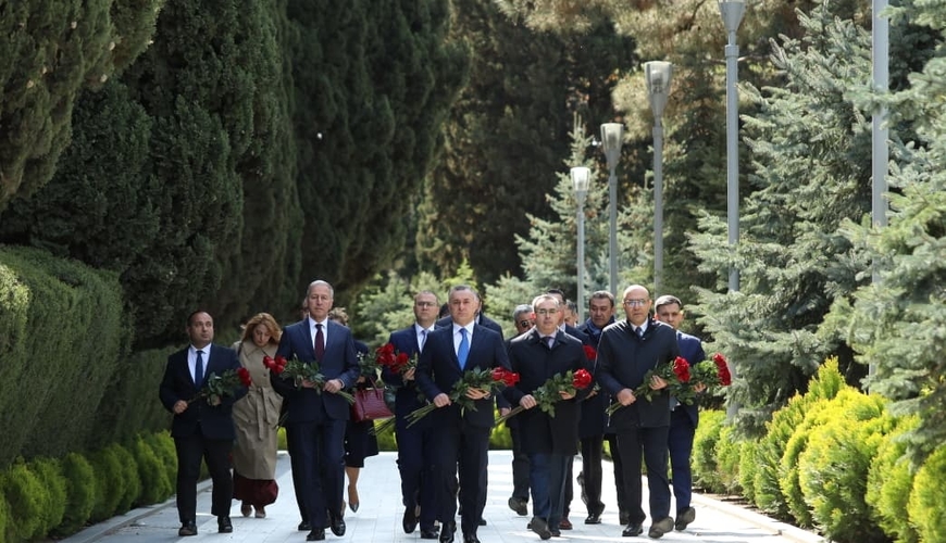 Akademik Zərifə Əliyevanın xatirəsi yad edildi