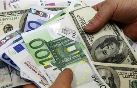 Dollar və avro ucuzlaşır - sanksiyalar Qərb və Avropanı çətin duruma salır