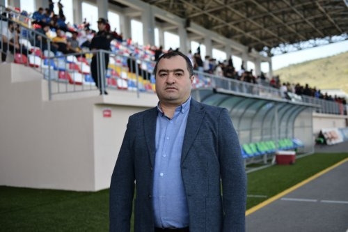 Azərbaycan klubu məşqçisi ilə pul problemini çözdü, təyinat rəsmiləşdi