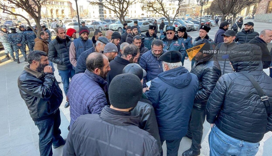 Etirazçılar qubernatorun təklifini rədd etdilər: aksiya davam edir