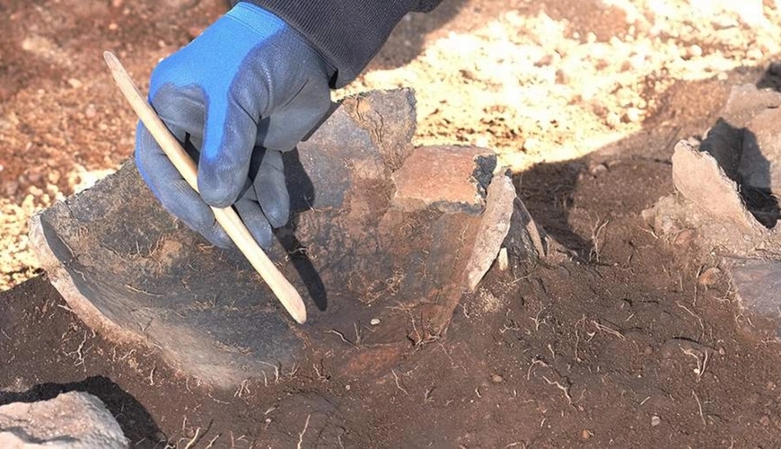 В Норвегии археолог обнаружила редкое средневековое золотое кольцо - ФОТО