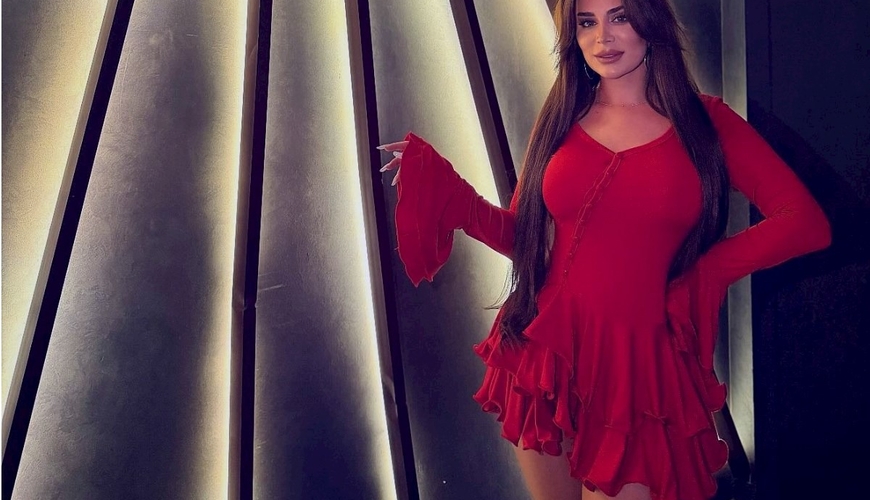 Gecə paltarlarını reklam edən bloqer cərimələndi - FOTOLAR