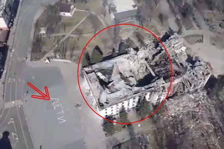 Mariupolda bombalanan, 300 insanın öldüyü dram teatrına səmadan baxış - VİDEO