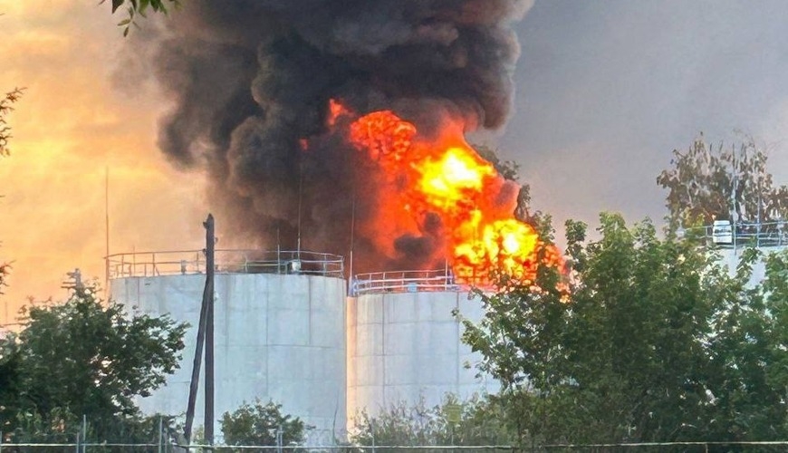 Ukrayna Rusiya ərazisində daha iki neft anbarını vurdu
 