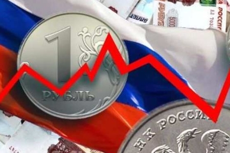 Rusiya iqtisadiyyatı gözləndiyindən çox zəifləyib – “Bloomberg”