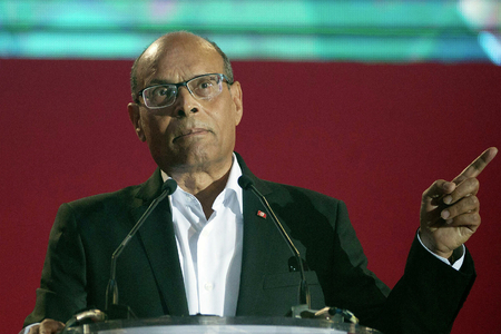 Экс-президент Туниса получил заочный тюремный срок