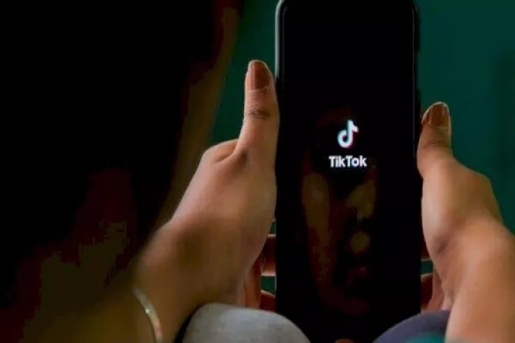 Tiktokda yardım toplayan arvadını söydü, HƏBS OLUNDU
