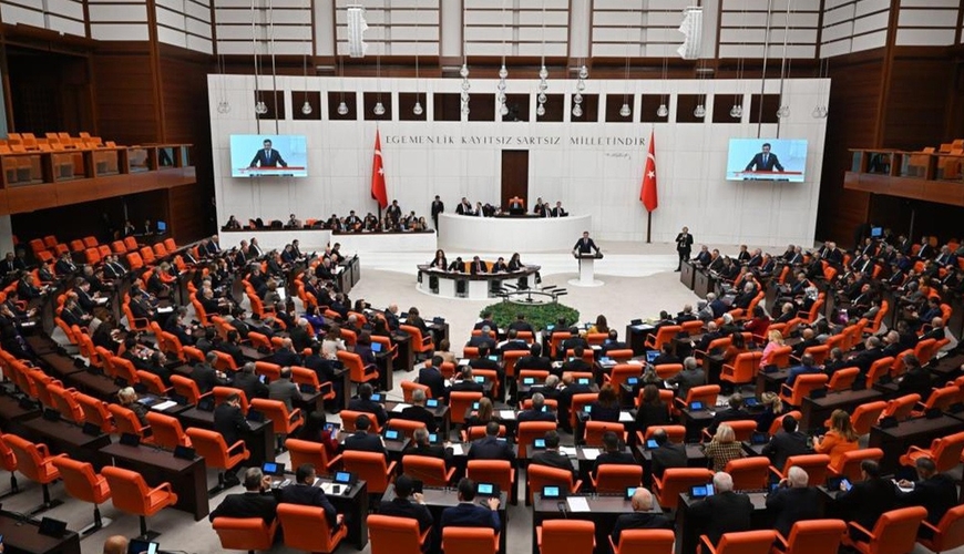 Türkiyə parlamentində ŞOK - 600 deputatdan 61-i...