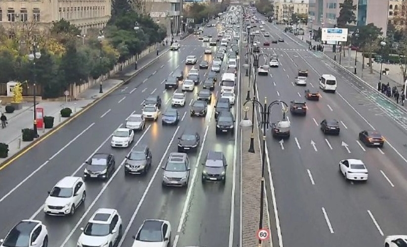 Bakının bəzi yollarında tıxac yarandı
