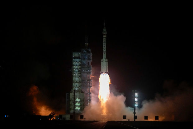 Космический корабль Китая успешно вышел на орбиту - ВИДЕО