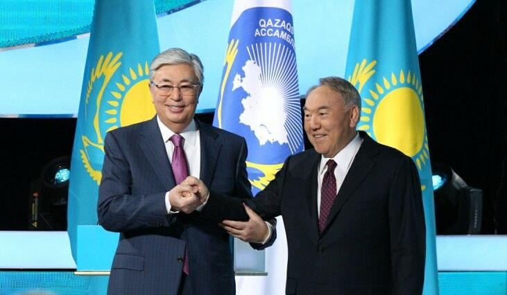 Tokayev Nazarbayevi paytaxtı Astanaya köçürdüyünə görə TƏRİFLƏDİ