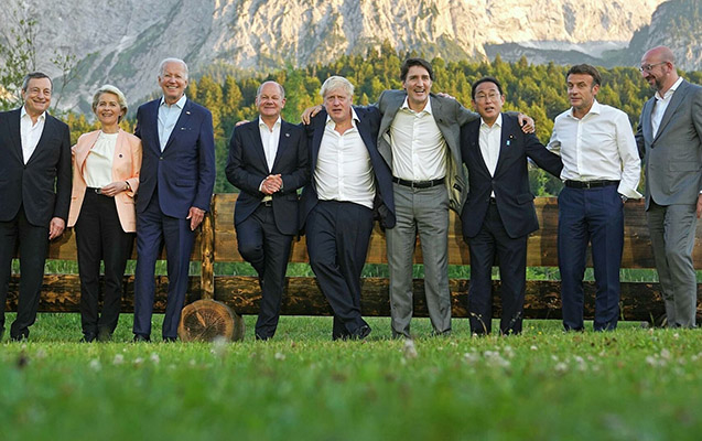 “G7” liderlərinin sammitdən maraqlı FOTOLARI
