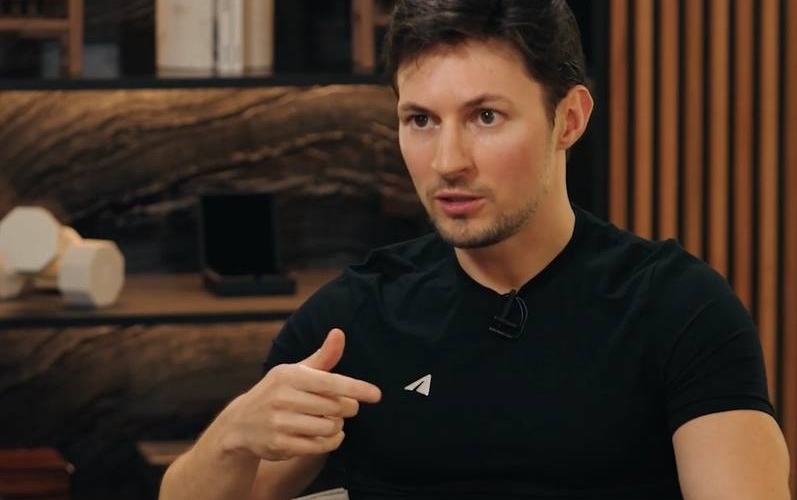 «Пытались завербовать»: Павел Дуров о контроле Telegram российскими властями и ФБР