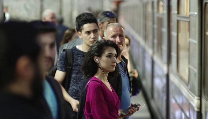 Metroda yenə problem yarandı - Sərnişinlər düşürüldü